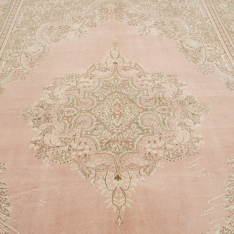 Vintage Turkish Hand-Knotted Rug - 6' 9" x 10'  (81" x 120") - K0075668