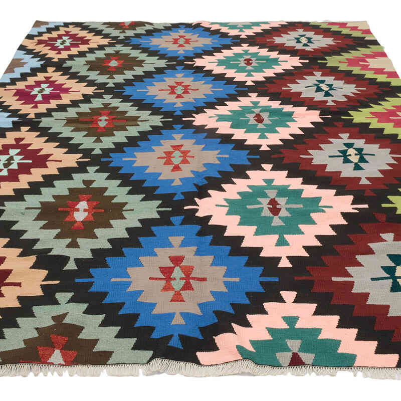 Vintage Turkish Kilim Rug - 5' 7" x 7' 11" (67" x 95") - K0077911
