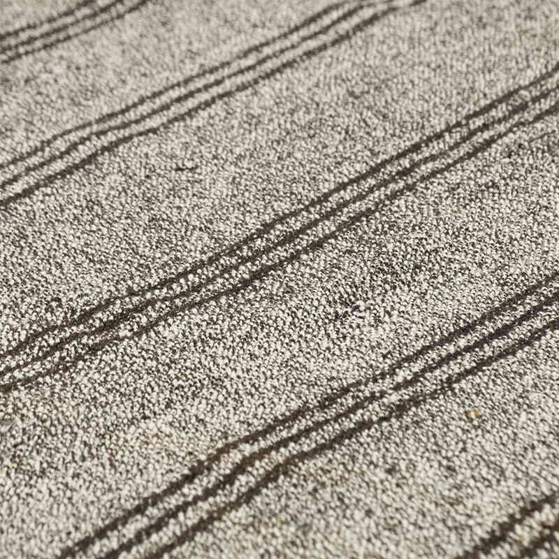 Vintage Anatolian Kilim Rug - 6' 9" x 9' 4" (81" x 112") - K0077937