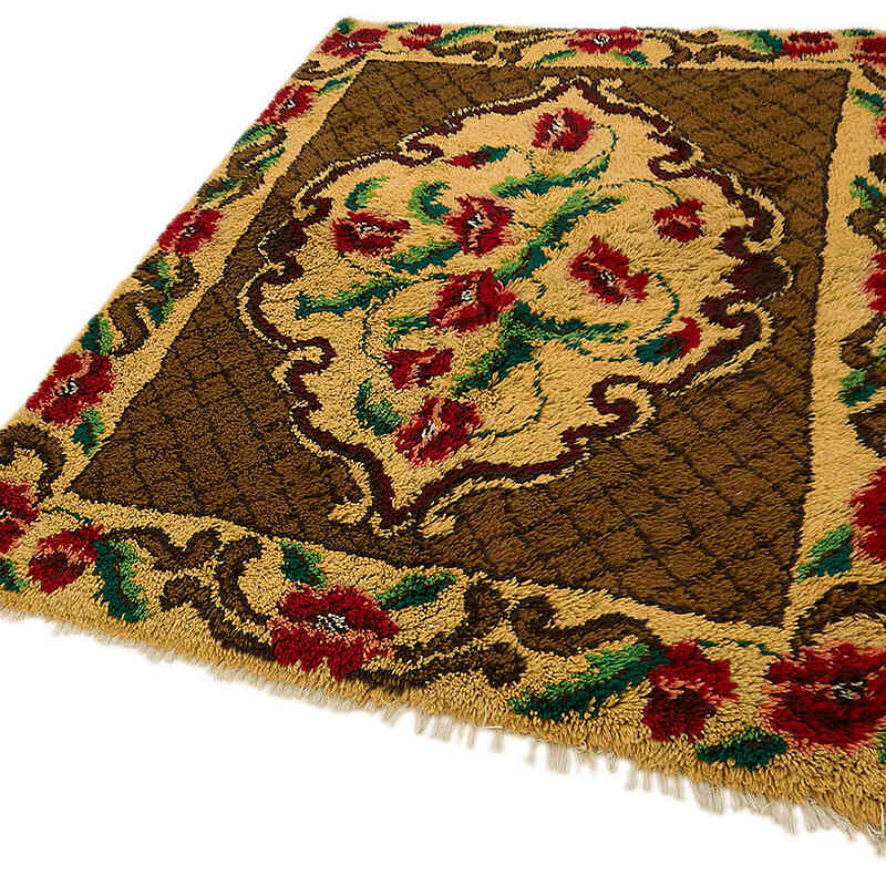 Vintage Anatolian Tulu Rug - 5' 1" x 6' 9" (61" x 81") - K0079074