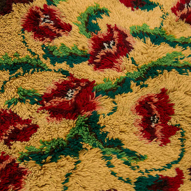 Vintage Anatolian Tulu Rug - 5' 1" x 6' 9" (61" x 81") - K0079074