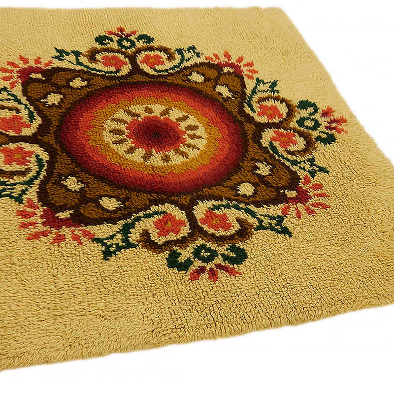 Vintage Anatolian Tulu Rug - 4' 9" x 5' 2" (57" x 62") - K0079080
