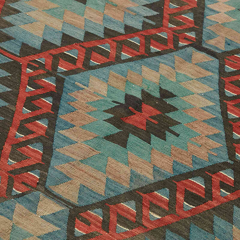 Vintage Anatolian Kilim Rug - 5' 2" x 9' 9" (62" x 117") - K0079125