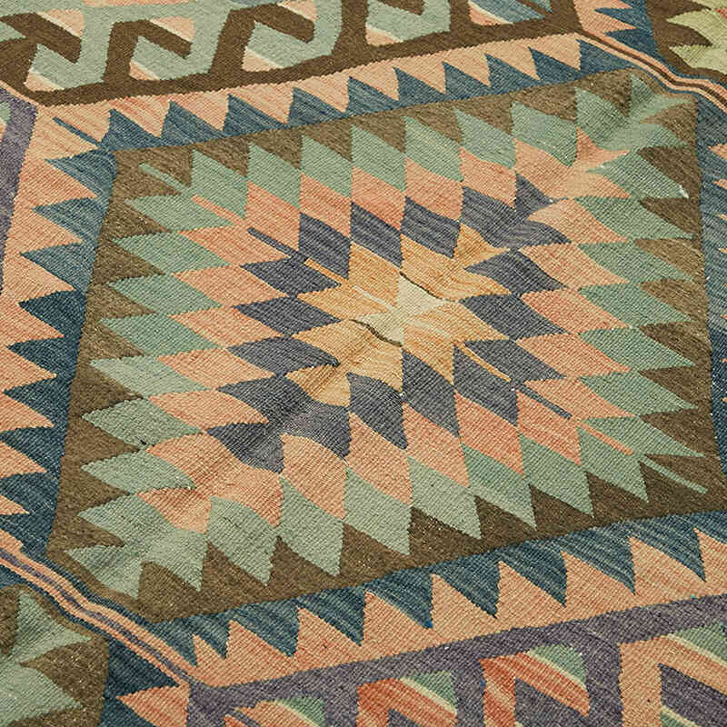 Vintage Anatolian Kilim Rug - 5' 9" x 10' 8" (69" x 128") - K0079156
