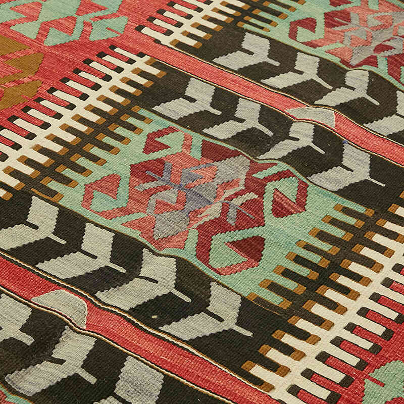 Vintage Anatolian Kilim Rug - 5' 10" x 11' 7" (70" x 139") - K0079184