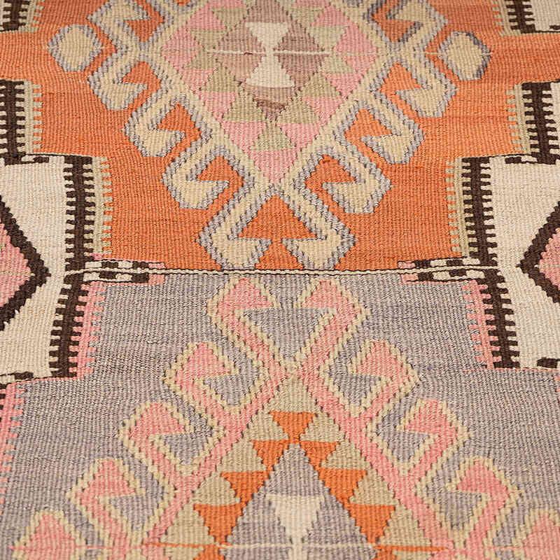 Vintage Adana Kilim Rug - 5' 4" x 9' 7" (64" x 115") - K0080721