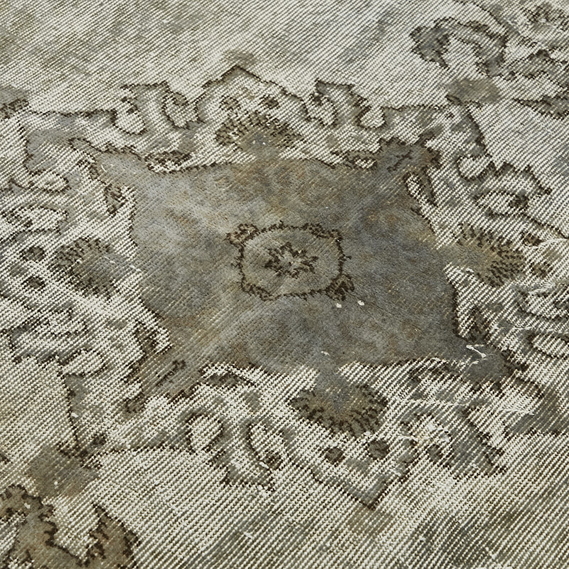 Hand Carved Over-Dyed Rug - 5' 7" x 9' 5" (67" x 113") - K0080820