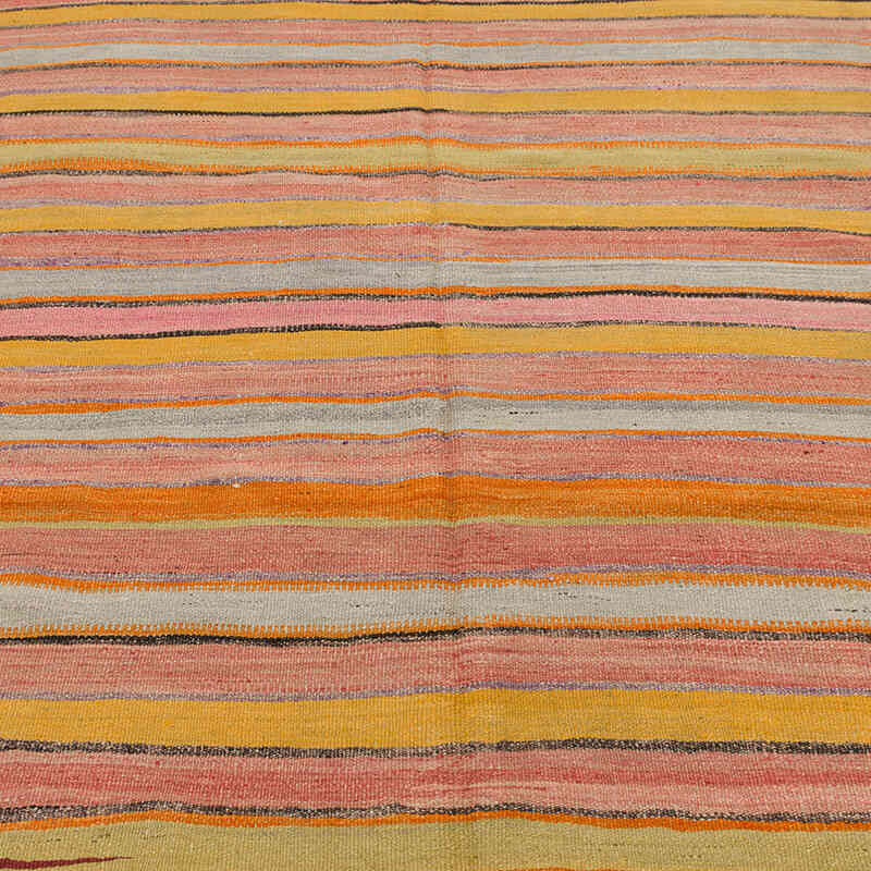Vintage Turkish Kilim Rug - 5' 7" x 7' 10" (67" x 94") - K0080871