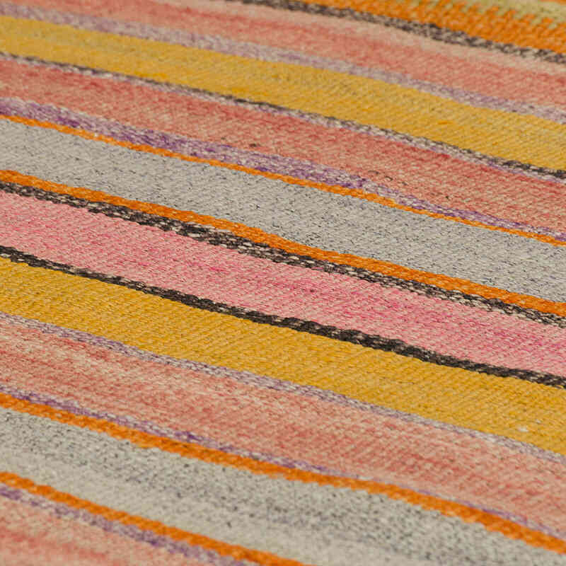 Vintage Turkish Kilim Rug - 5' 7" x 7' 10" (67" x 94") - K0080871