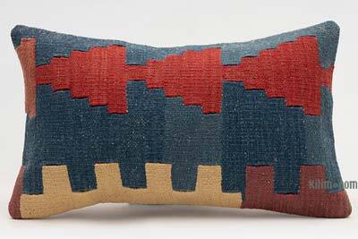 Kilim Pillow Cover - 1' 8" x 1'  (20" x 12")
