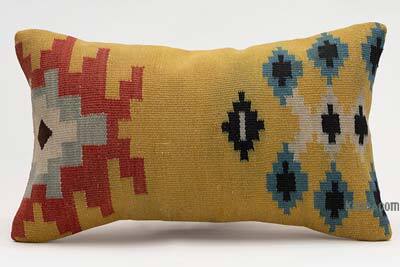 Kilim Pillow Cover - 1' 8" x 1'  (20" x 12")
