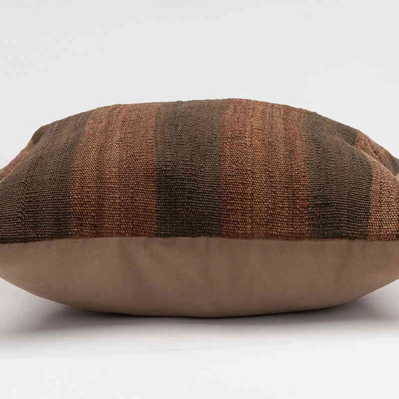 Kilim Pillow Cover - 1' 4" x 1' 4" (16" x 16") - K0081410