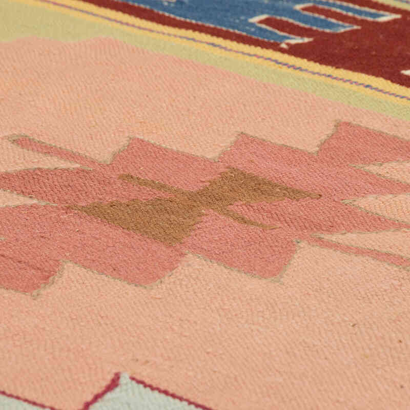 New Handwoven Turkish Kilim Rug - 3' 11" x 5' 8" (47" x 68") - K0081983
