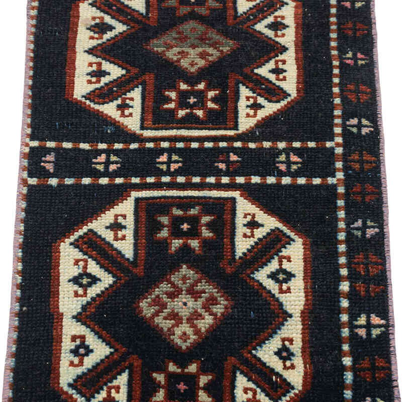Vintage Turkish Hand-Knotted Rug - 1' 2" x 2' 9" (14" x 33") - K0083238