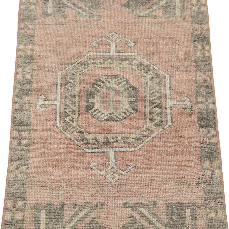 Vintage Turkish Hand-Knotted Rug - 1' 6" x 3' 5" (18" x 41") - K0083486