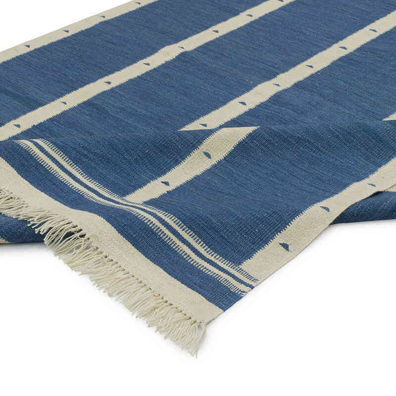 New Handwoven Turkish Kilim Rug - 5' 8" x 8' 1" (68" x 97") - K0083519