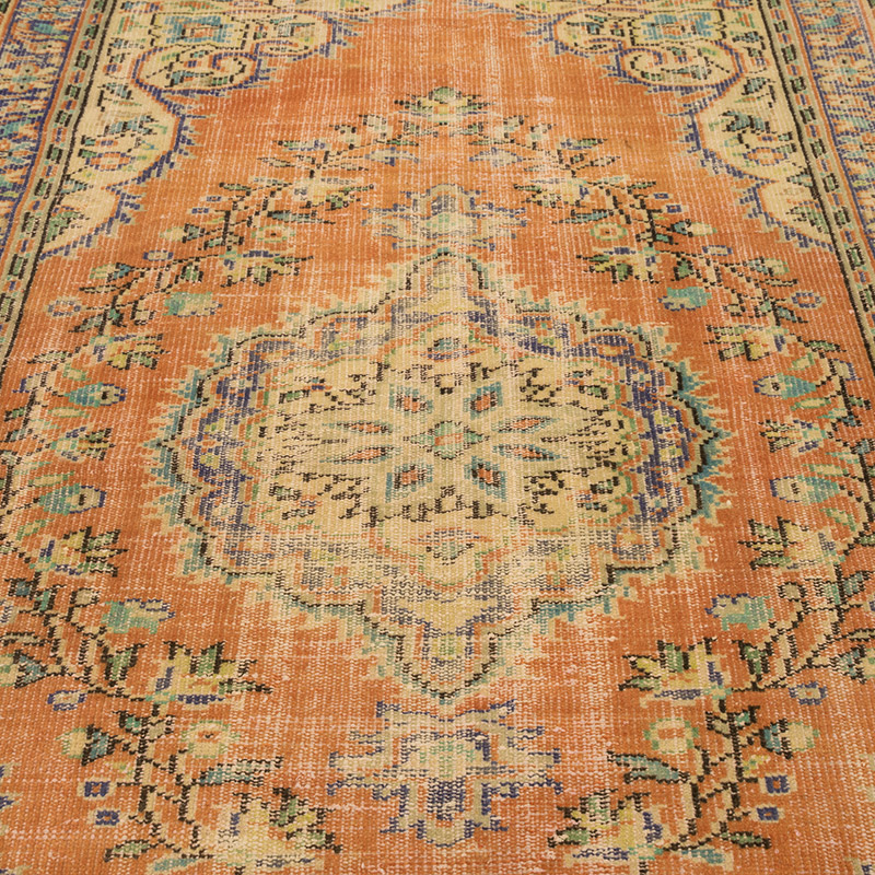 Vintage Turkish Hand-Knotted Rug - 5' 2" x 7' 4" (62" x 88") - K0083595