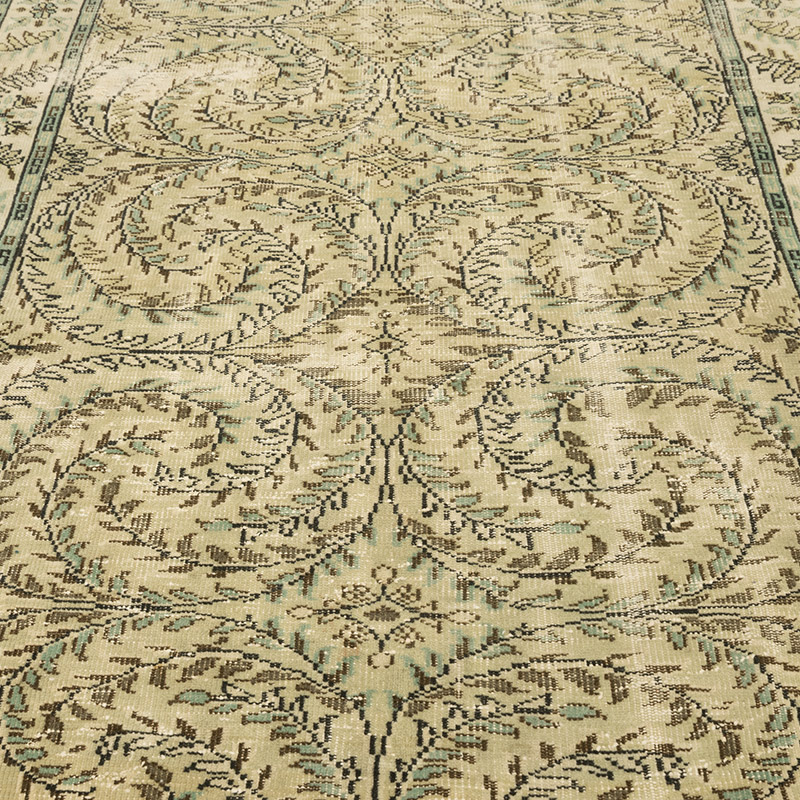 Vintage Turkish Hand-Knotted Rug - 5' 8" x 8' 11" (68" x 107") - K0083653