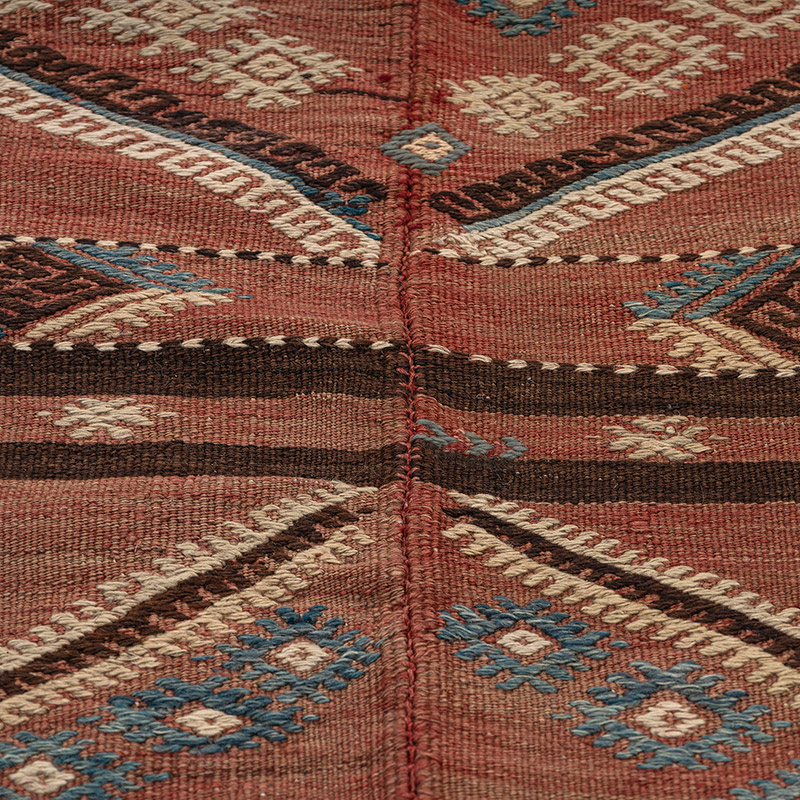 Vintage Balikesir Kilim Rug - 5' 10" x 7'  (70" x 84") - K0083891
