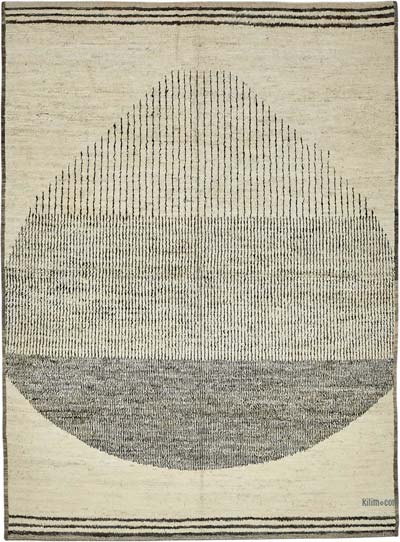 New Hand-Knotted Rug - 8' 1" x 11' 3" (97" x 135")