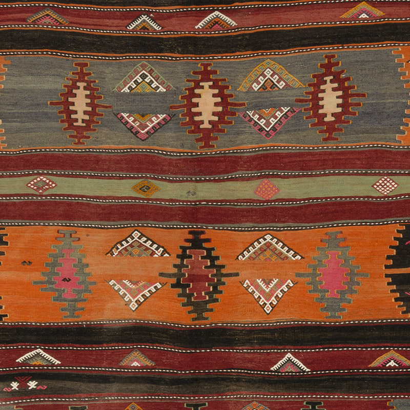 Vintage Sivas Kilim Rug - 5' 8" x 11' 11" (68" x 143") - K0084414