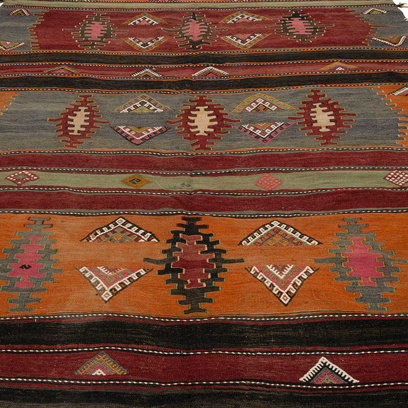 Vintage Sivas Kilim Rug - 5' 8" x 11' 11" (68" x 143") - K0084414