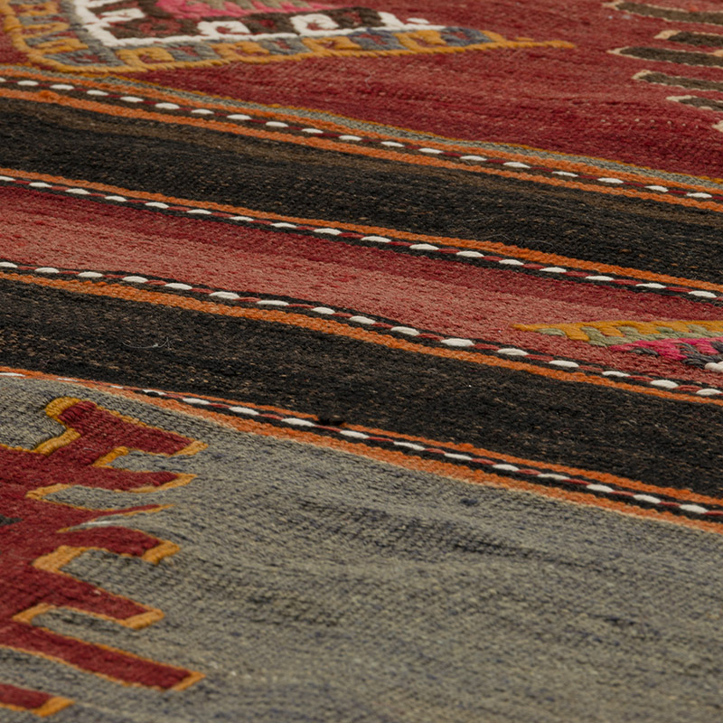 Vintage Sivas Kilim Rug - 5' 8" x 11' 11" (68" x 143") - K0084414