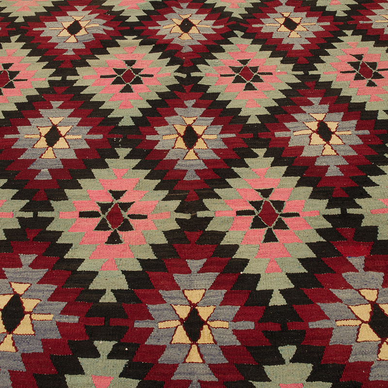 Vintage Mihalic Kilim Rug - 6' 9" x 9' 11" (81" x 119") - K0085211