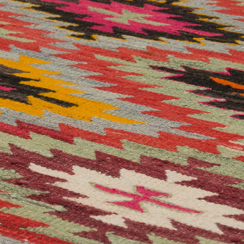Vintage Denizli Kilim Rug - 5' 11" x 10' 8" (71" x 128") - K0085229
