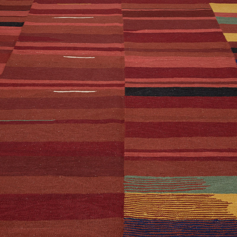 New Handwoven Turkish Kilim Rug - K0085317