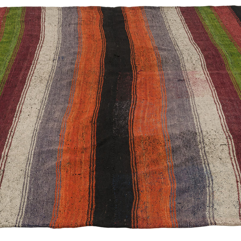 Vintage Anatolian Kilim Rug - 5' 5" x 7' 5" (65" x 89") - K0085378