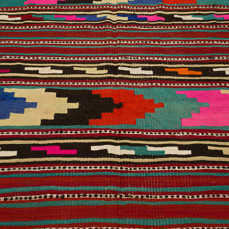 Vintage Mihalic Kilim Rug - 5' 10" x 7' 1" (70" x 85") - K0085546
