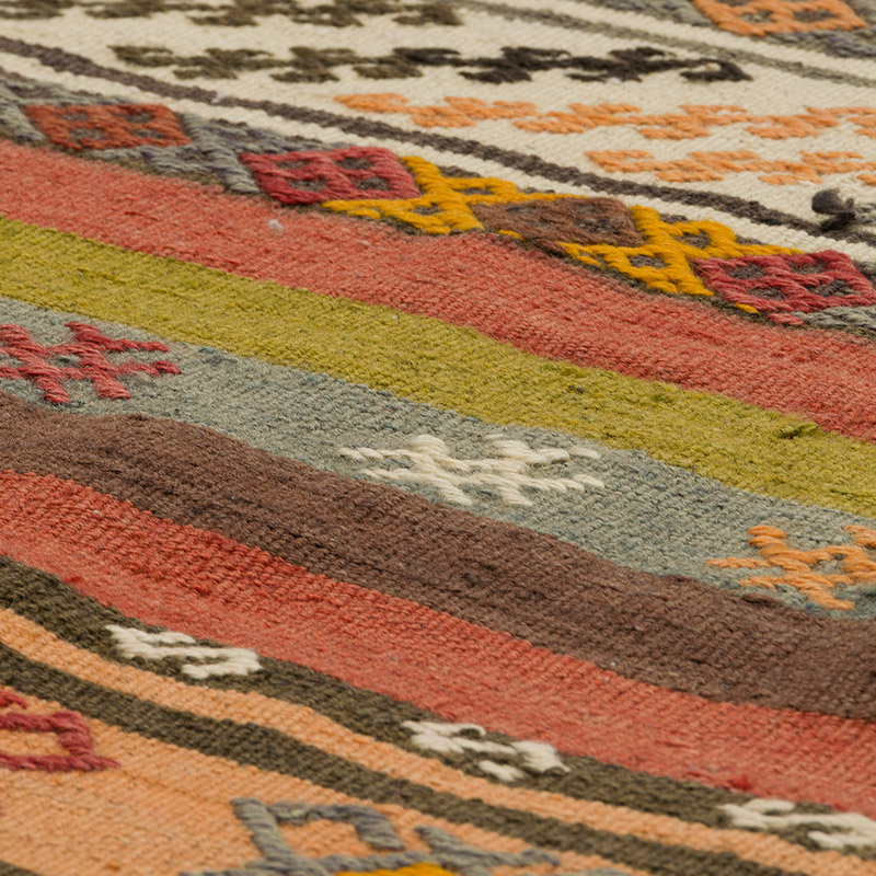 Vintage Sivas Kilim Runner - 2' 7" x 10' 4" (31" x 124") - K0085560