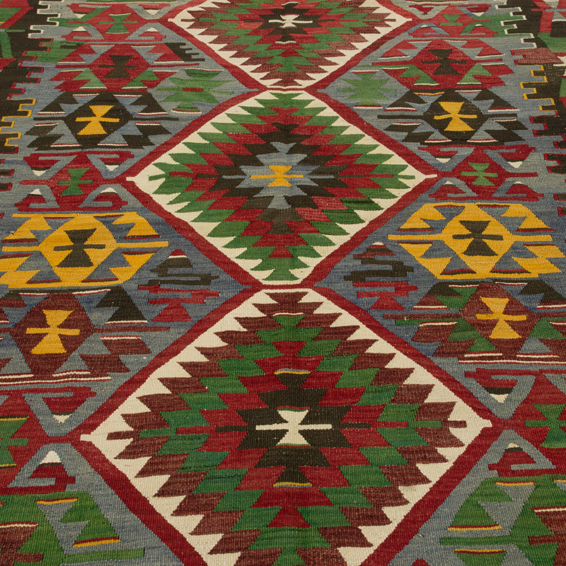 Vintage Esme Kilim Rug - 5' 5" x 7' 9" (65" x 93") - K0085698