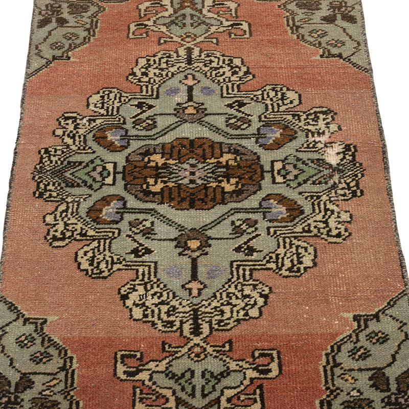 Vintage Turkish Hand-Knotted Rug - 1' 5" x 3' 1" (17" x 37") - K0085746