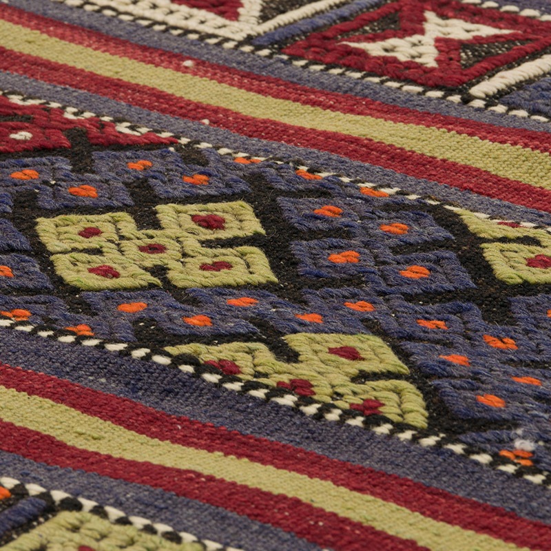 Vintage Balikesir Kilim Rug - 5' 8" x 9' 9" (68" x 117") - K0085822