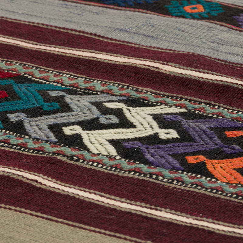 Vintage Balikesir Kilim Rug - 4' 7" x 8'  (55" x 96") - K0085826