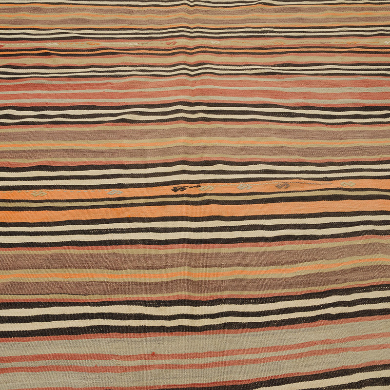 Vintage Turkish Kilim Rug - 5' 1" x 7' 11" (61" x 95") - K0085932
