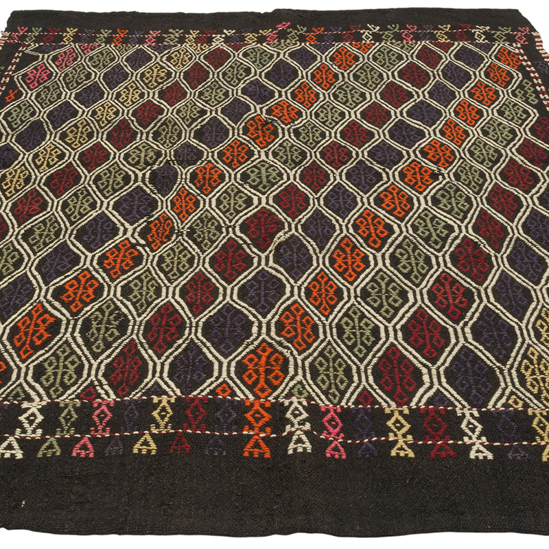 Vintage Anatolian Jijim Rug - 4' 11" x 6' 11" (59" x 83") - K0085935