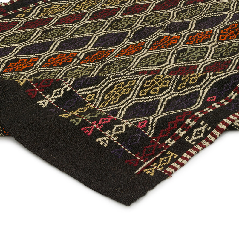 Vintage Anatolian Jijim Rug - 4' 11" x 6' 11" (59" x 83") - K0085935