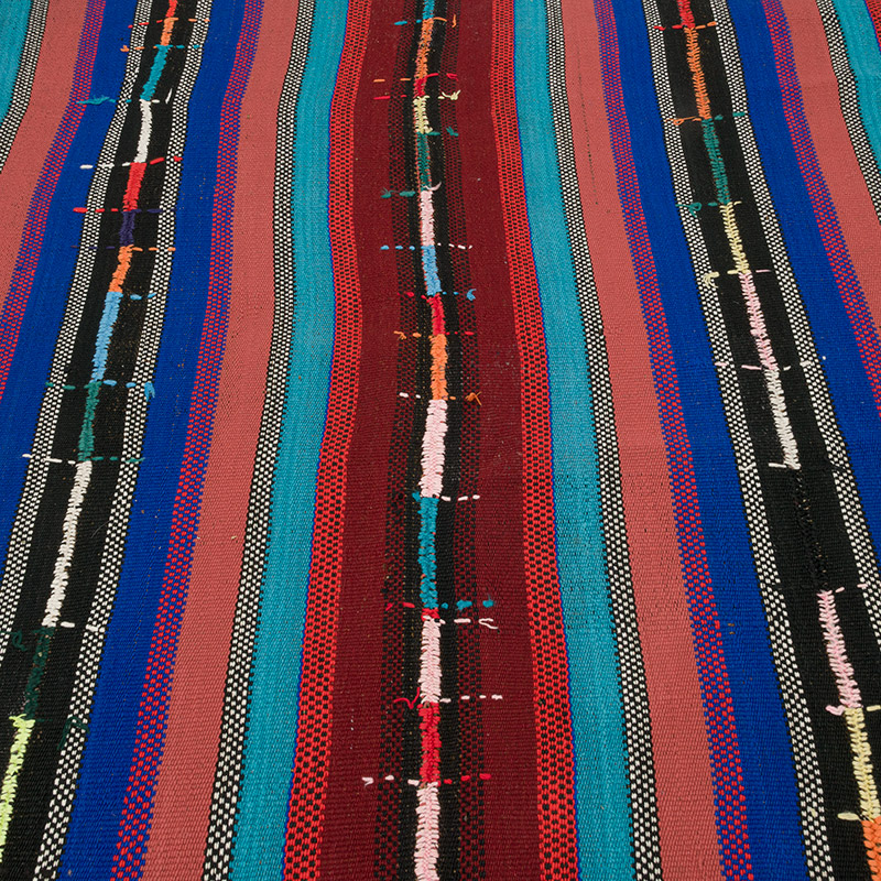 Vintage Anatolian Kilim Rug - 5' 2" x 8' 4" (62" x 100") - K0085967