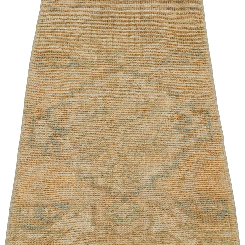 Vintage Turkish Hand-Knotted Rug - 1' 4" x 3' 1" (16" x 37") - K0086372